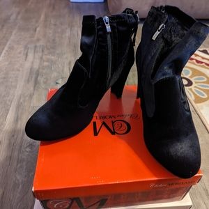 Chelsea Moreland, size 11wide, black